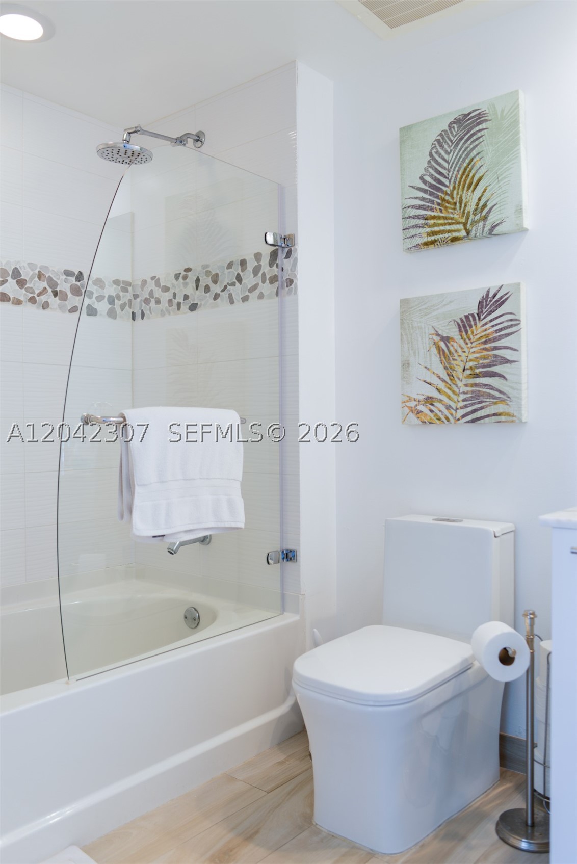 950 Brickell Bay Dr #3406, Miami FL 33131