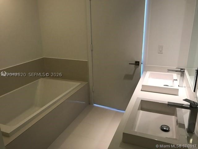 55 SW 9th St #2103, Miami FL 33130