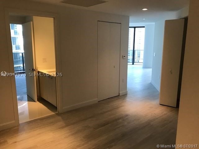 55 SW 9th St #2103, Miami FL 33130
