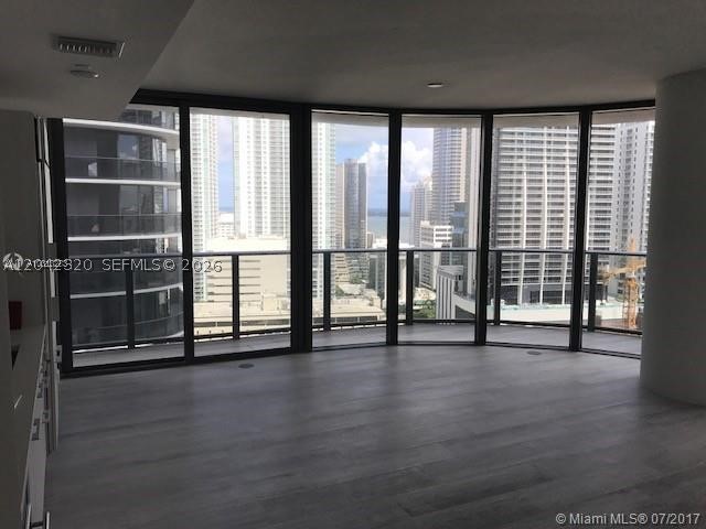 55 SW 9th St #2103, Miami FL 33130