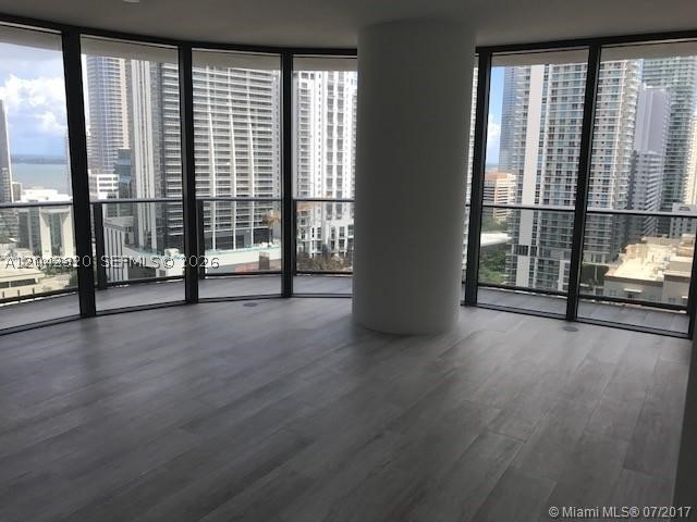 55 SW 9th St #2103, Miami FL 33130