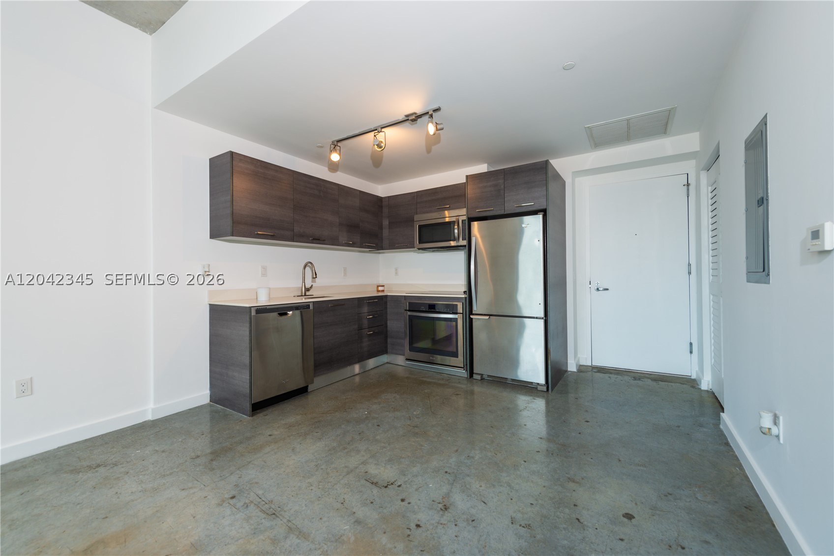151 SE 1st St #2205, Miami FL 33131