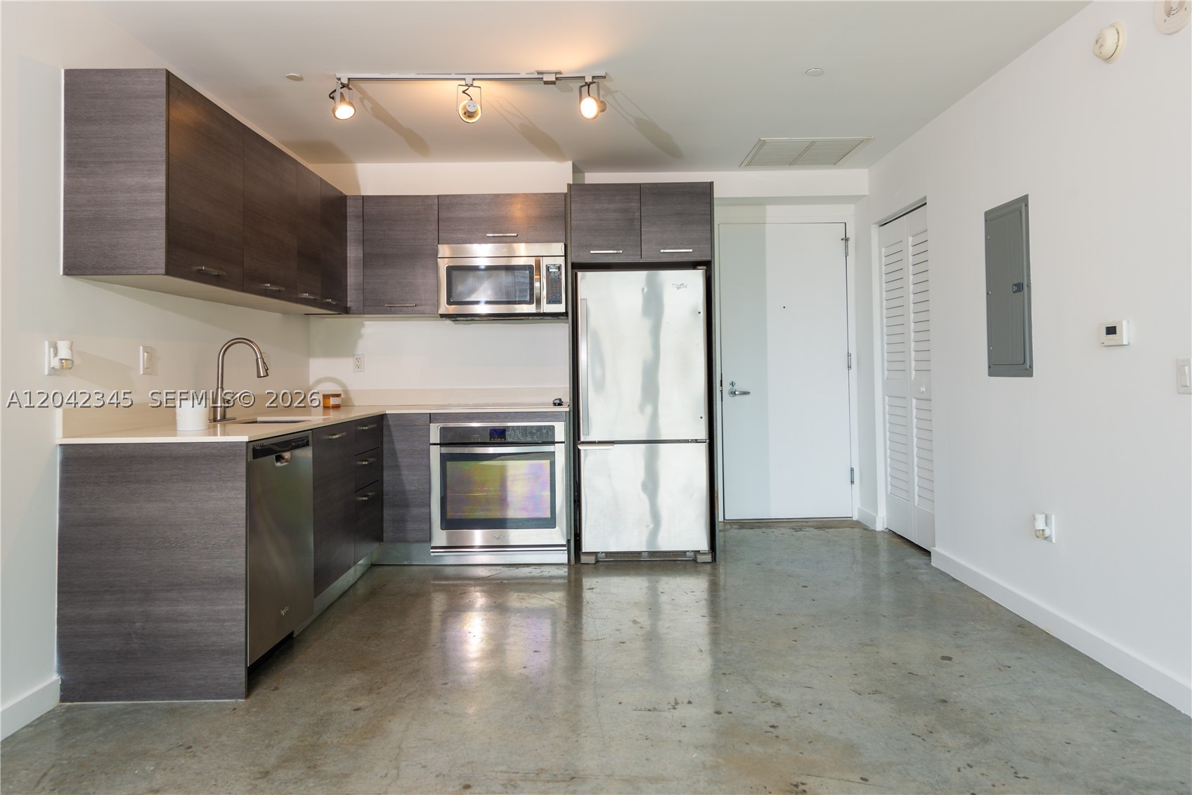 151 SE 1st St #2205, Miami FL 33131