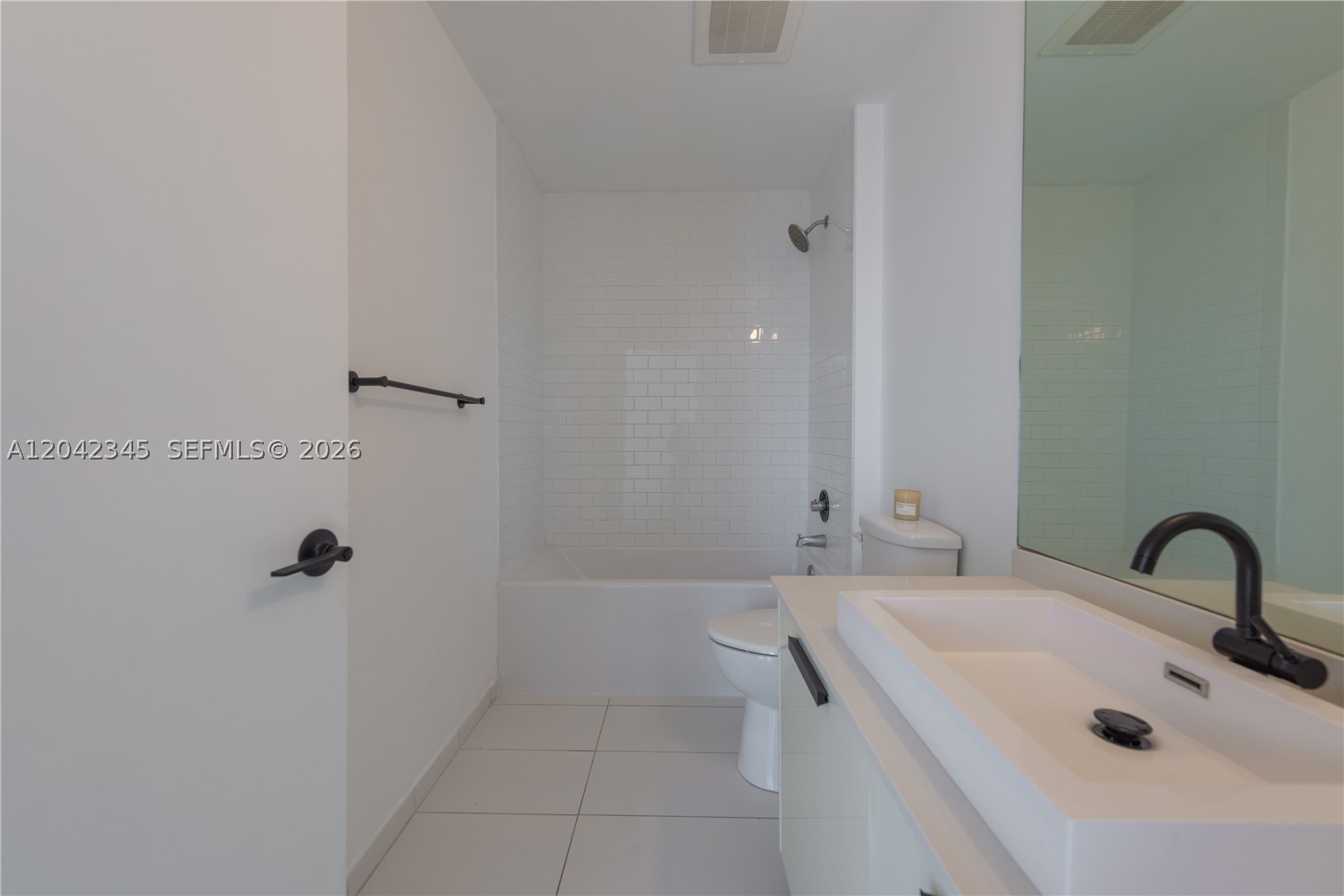 151 SE 1st St #2205, Miami FL 33131