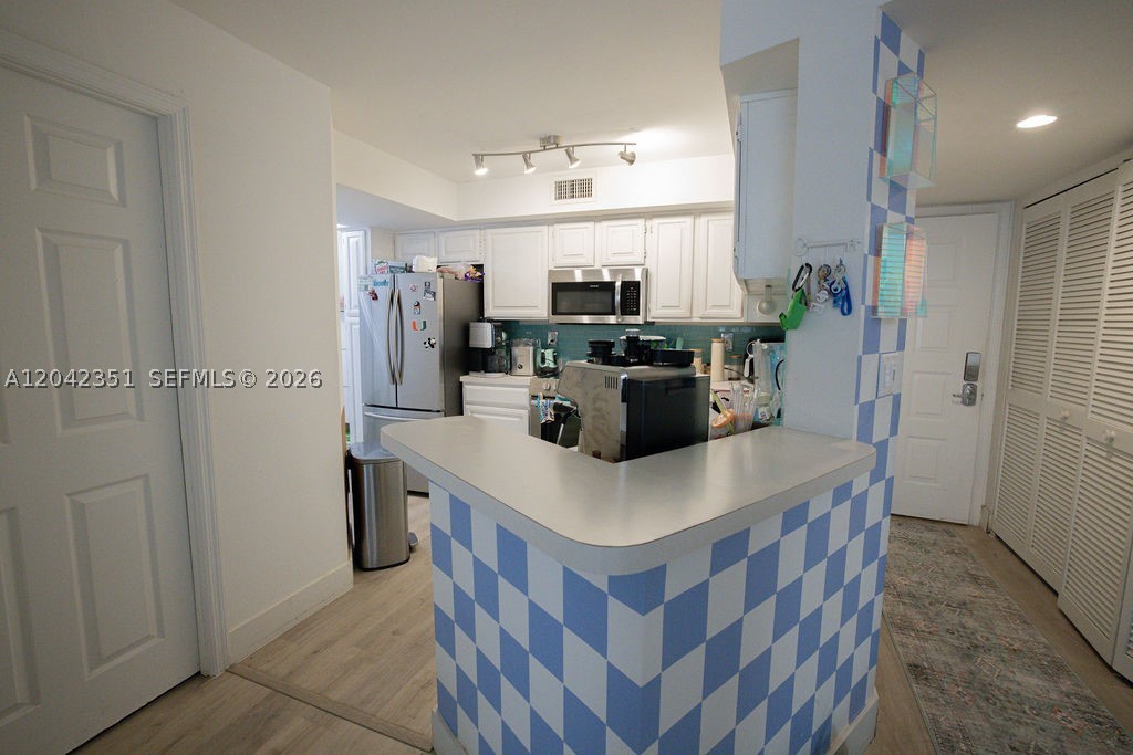 1280 S Alhambra Cir #2214, Coral Gables FL 33146