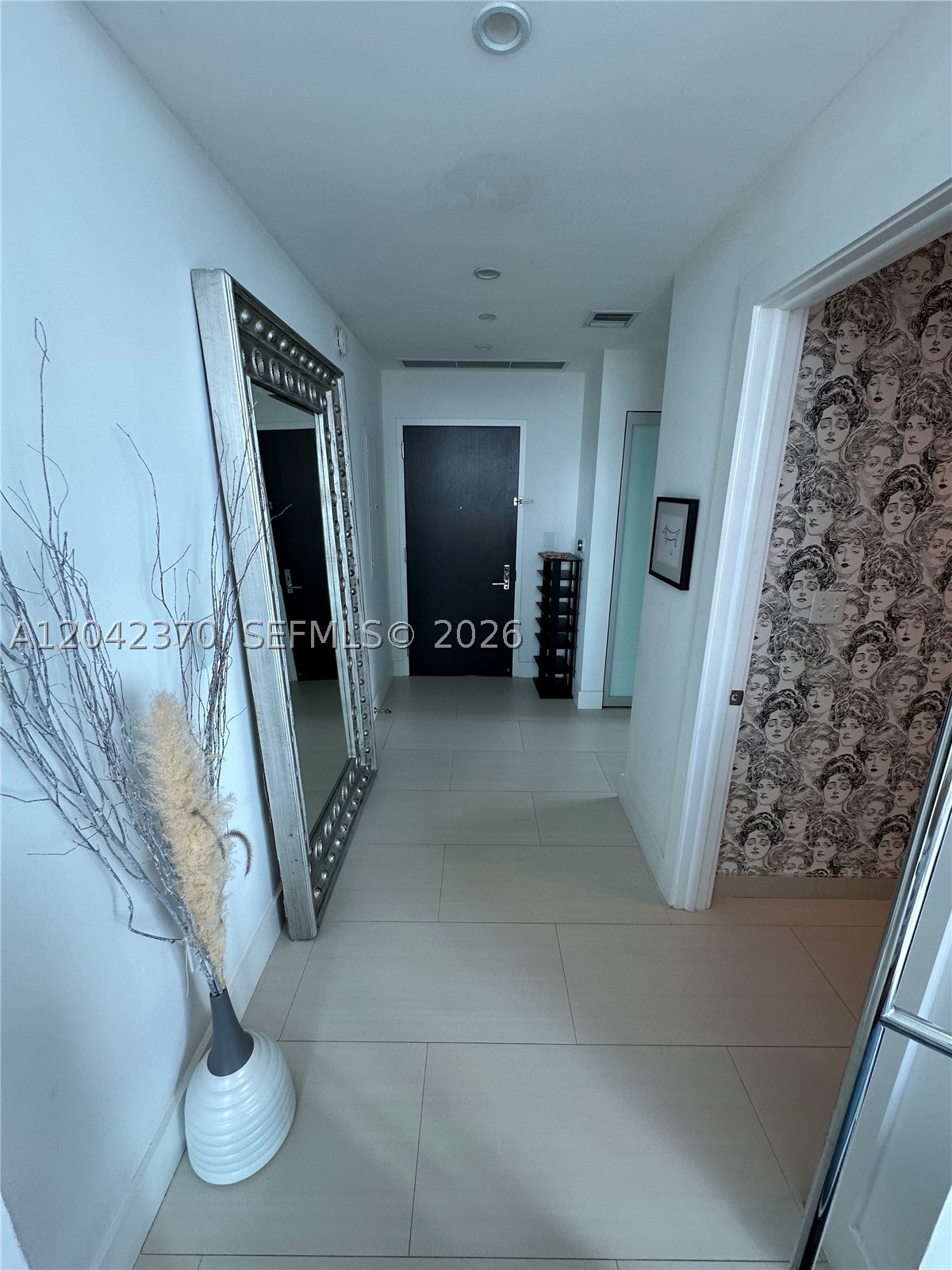 900 Biscayne Blvd #2312, Miami FL 33132