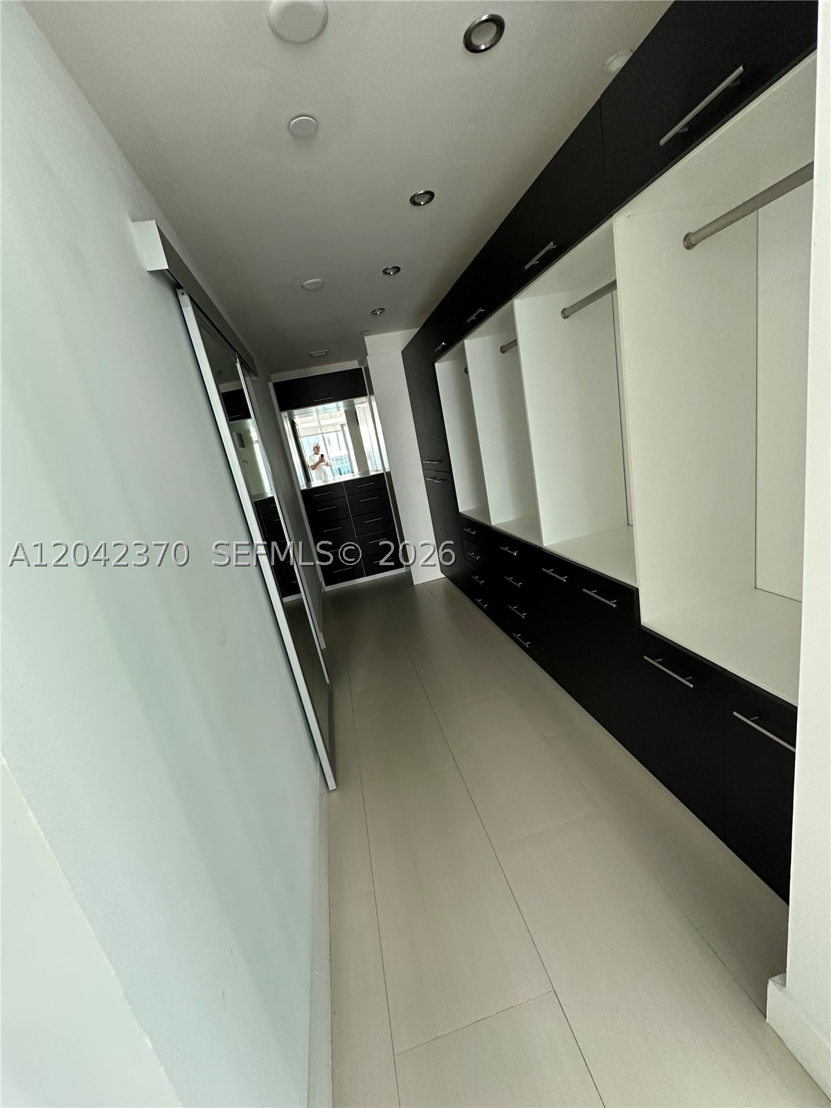 900 Biscayne Blvd #2312, Miami FL 33132