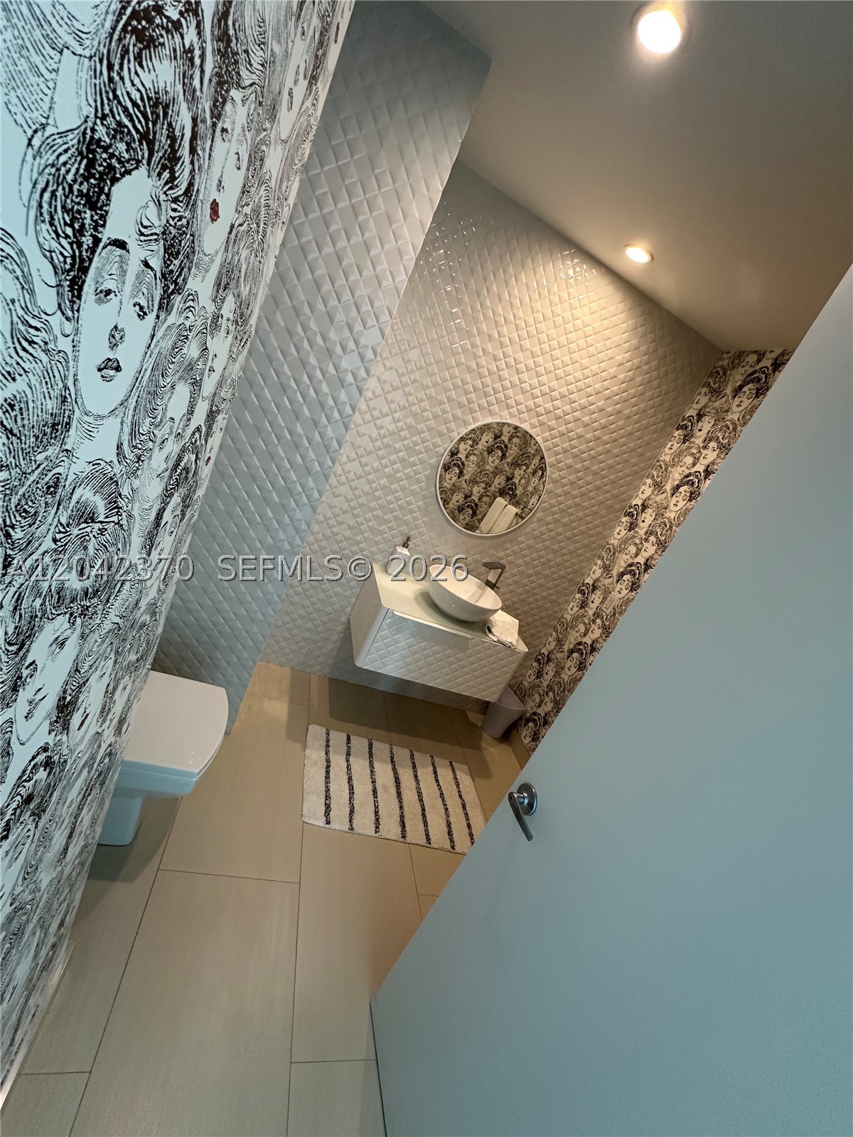 900 Biscayne Blvd #2312, Miami FL 33132