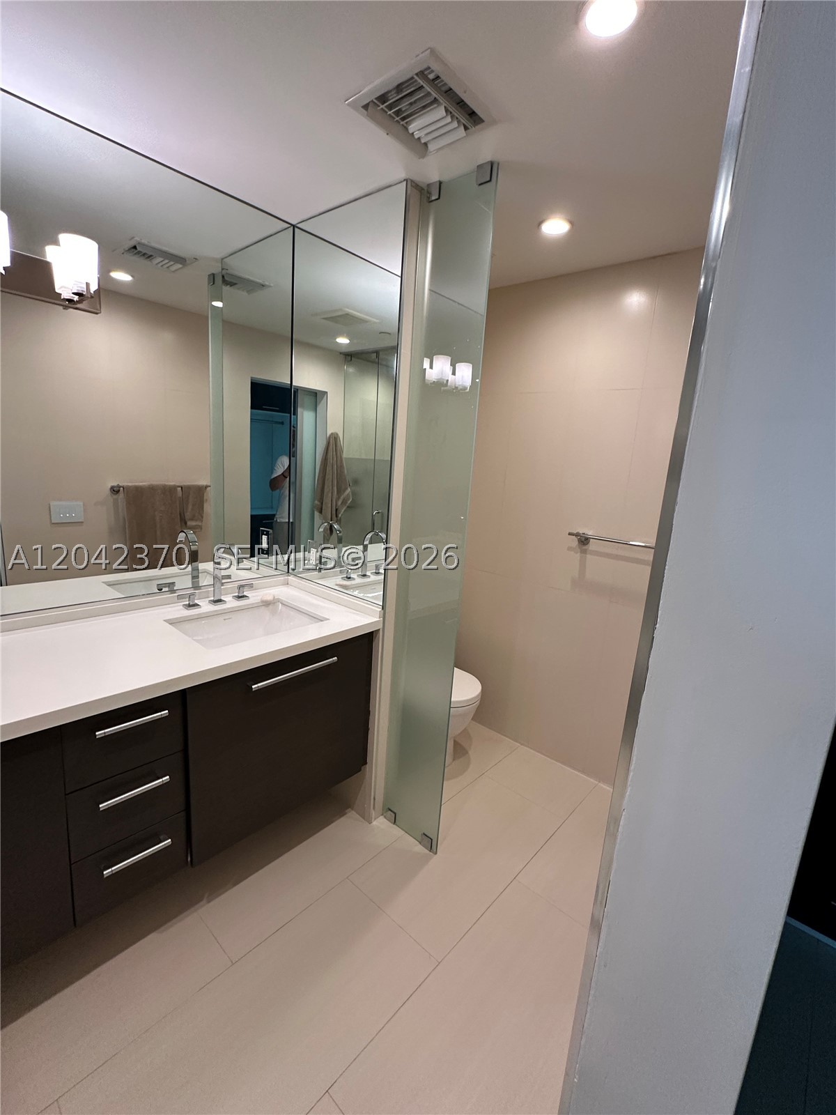 900 Biscayne Blvd #2312, Miami FL 33132