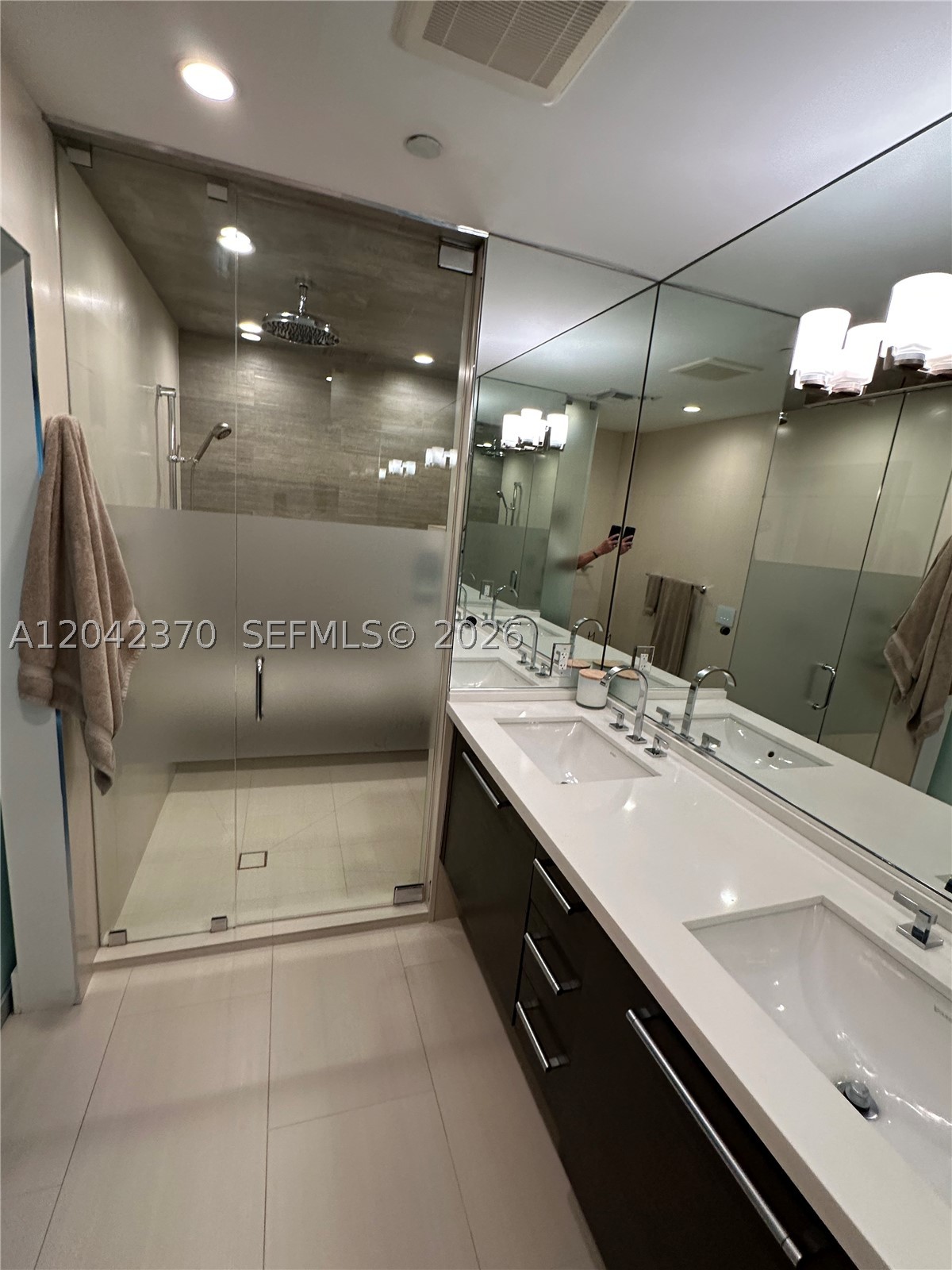 900 Biscayne Blvd #2312, Miami FL 33132