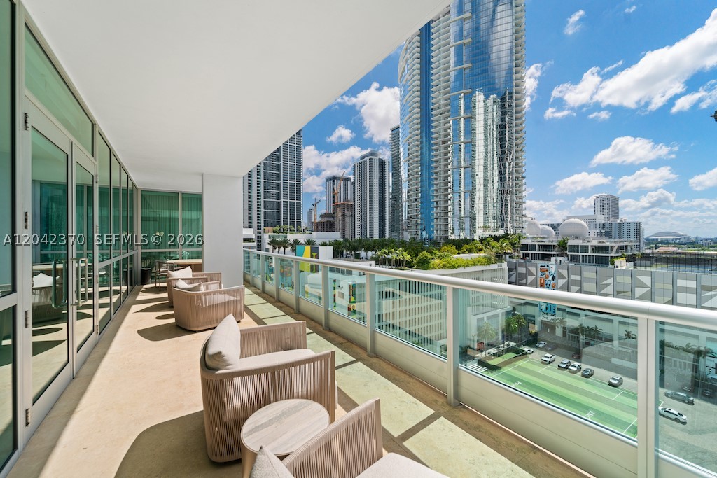 900 Biscayne Blvd #2312, Miami FL 33132