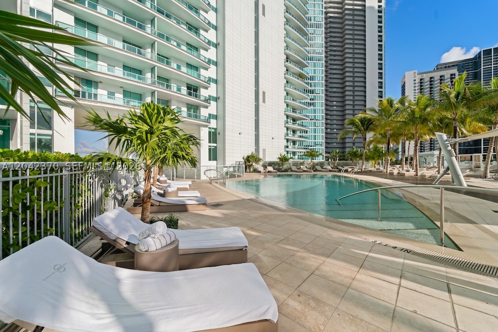 900 Biscayne Blvd #2312, Miami FL 33132