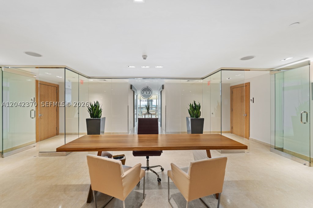 900 Biscayne Blvd #2312, Miami FL 33132