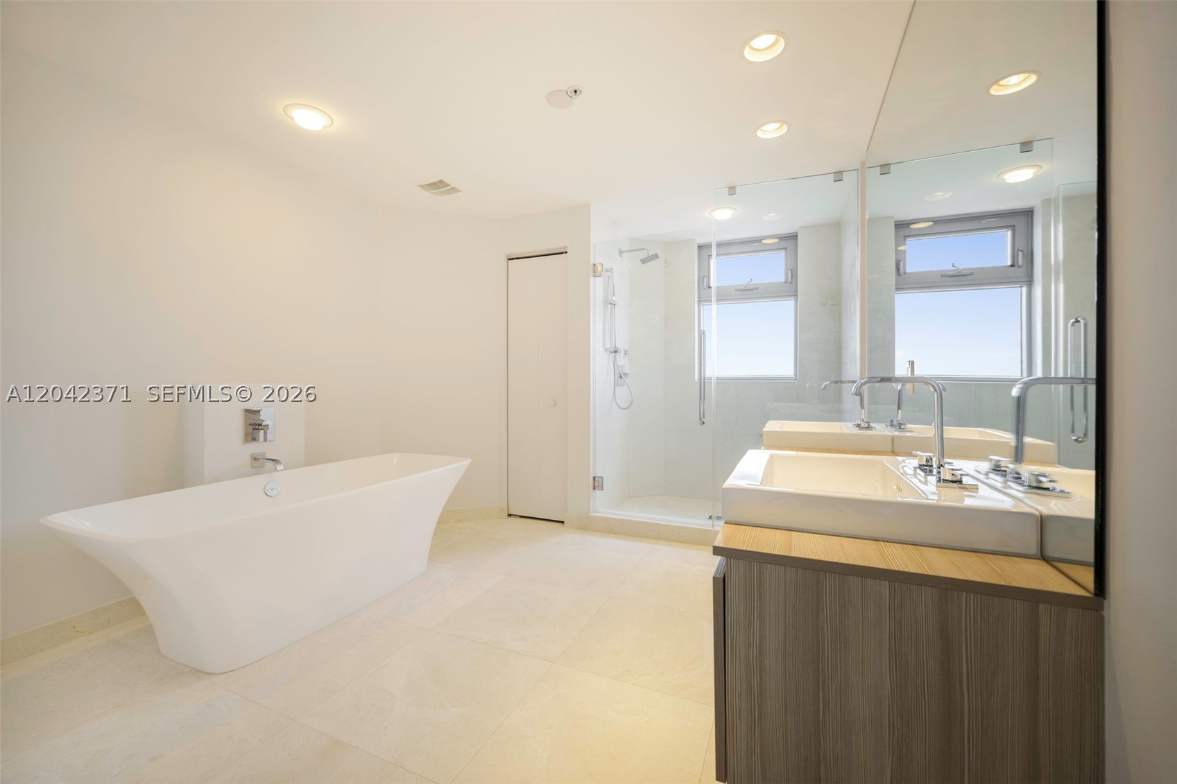17301 Biscayne Blvd #1704, North Miami Beach FL 33160