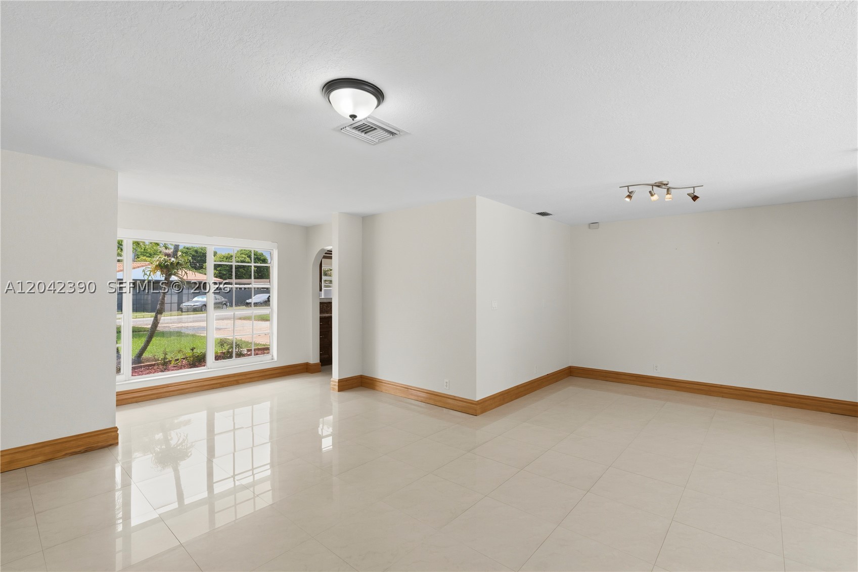 8197 W 14th Ct, Hialeah FL 33014