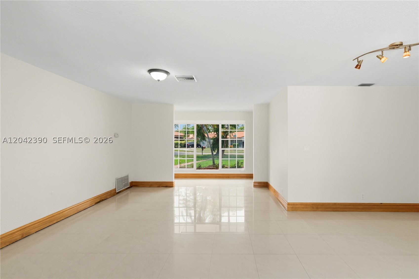 8197 W 14th Ct, Hialeah FL 33014