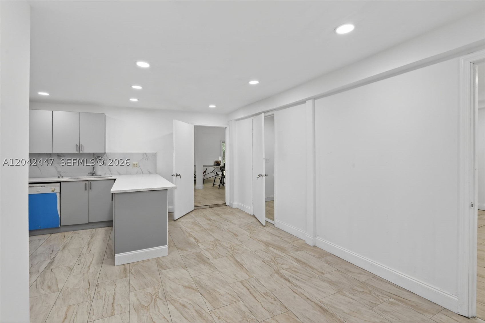 14401 SW 23rd St, Davie FL 33325