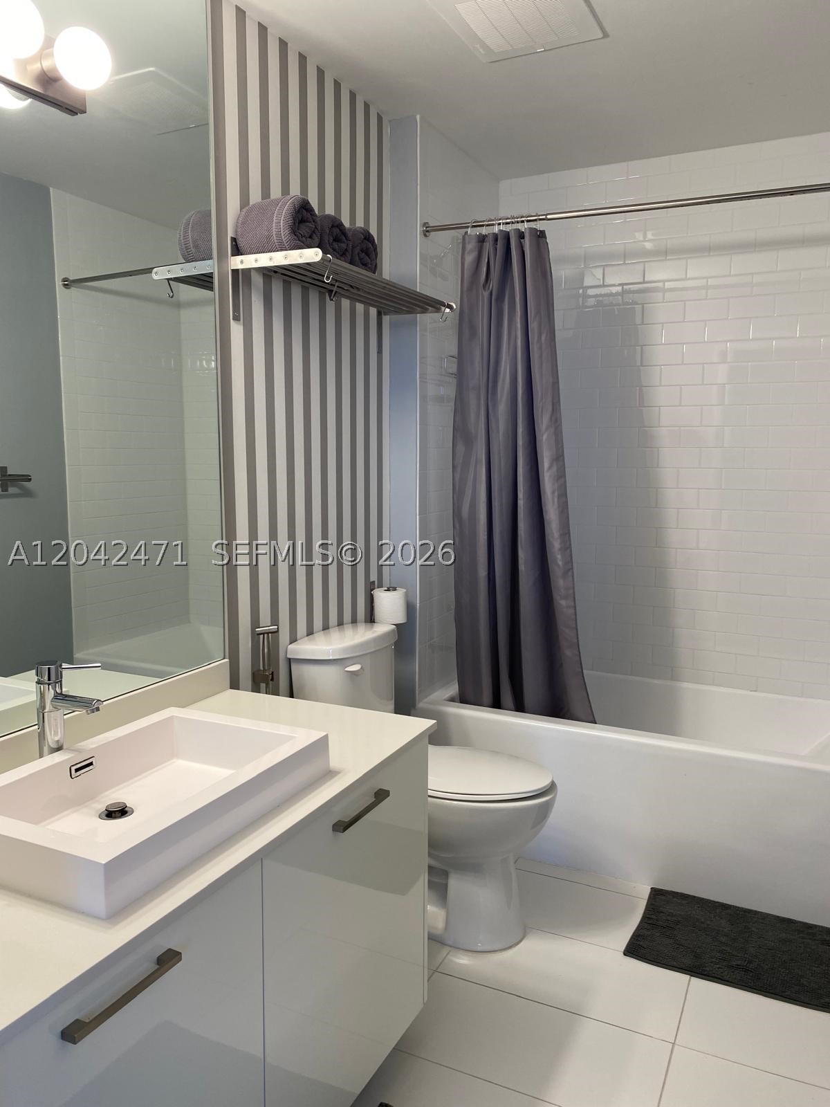 151 SE 1st St #2401, Miami FL 33131