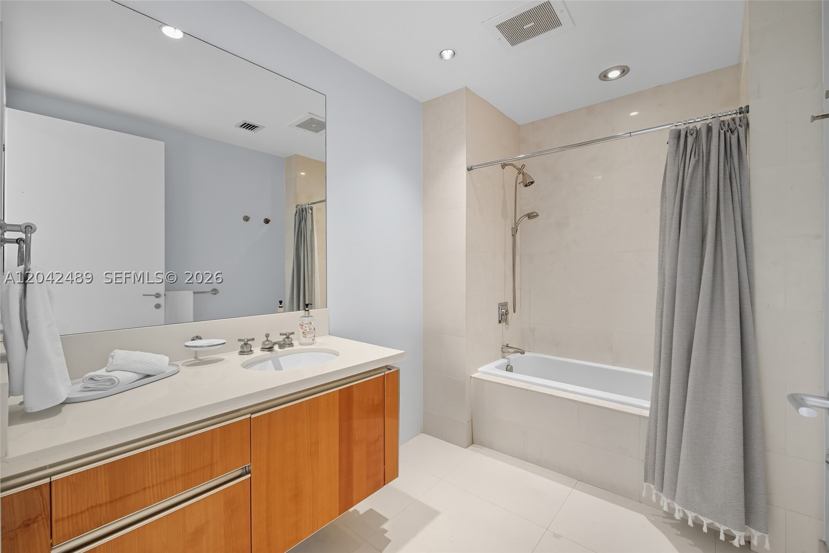 7141 Fisher Island Dr #7141, Miami Beach FL 33109