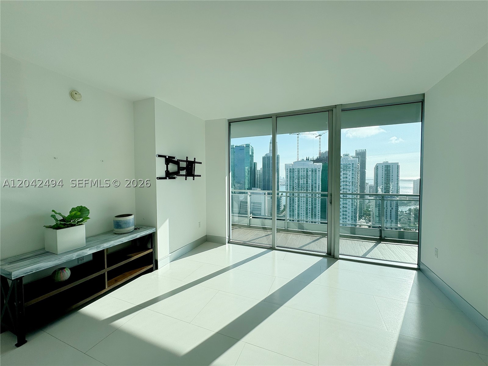 92 SW 3rd St #3912, Miami FL 33130