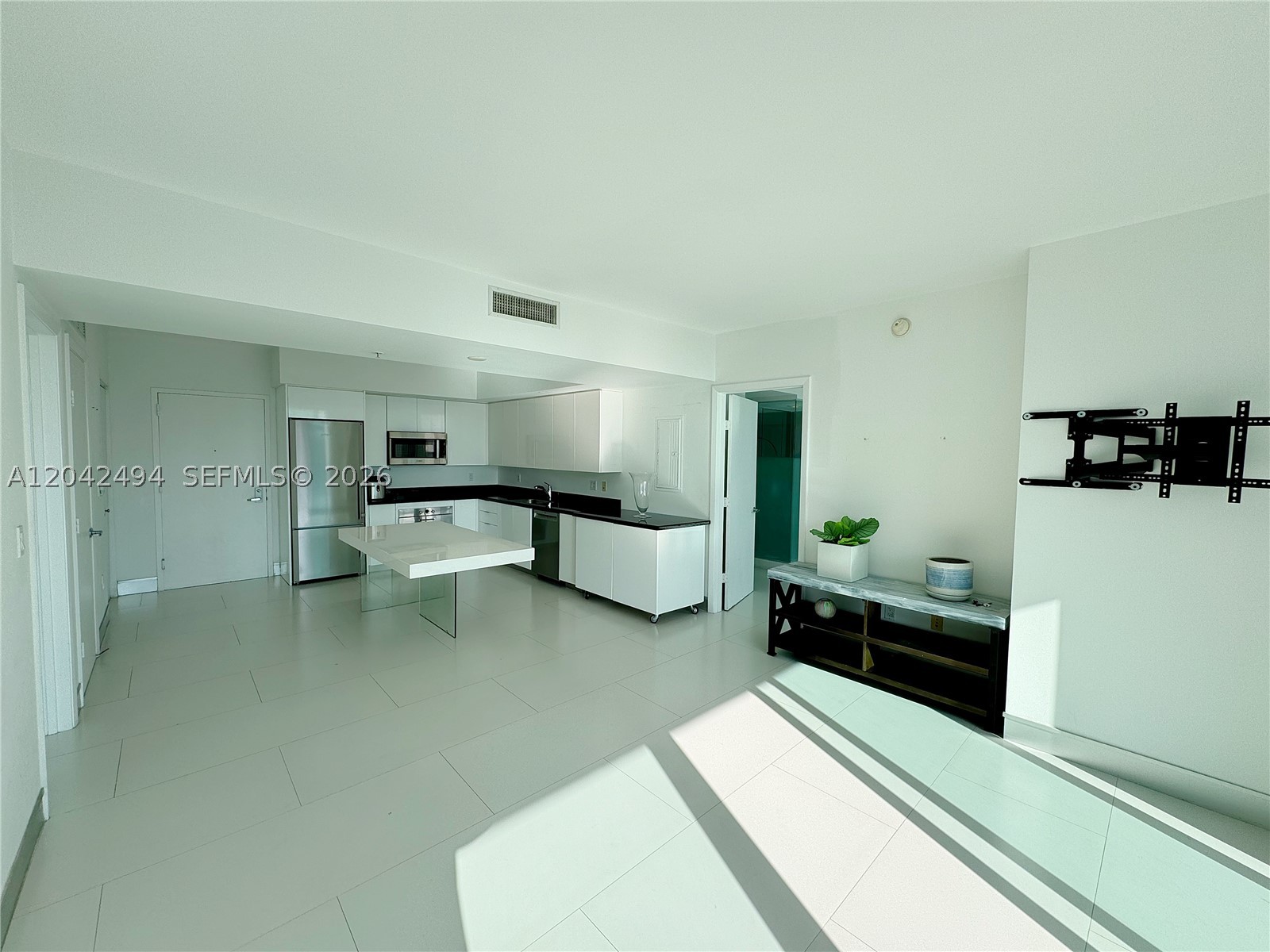 92 SW 3rd St #3912, Miami FL 33130
