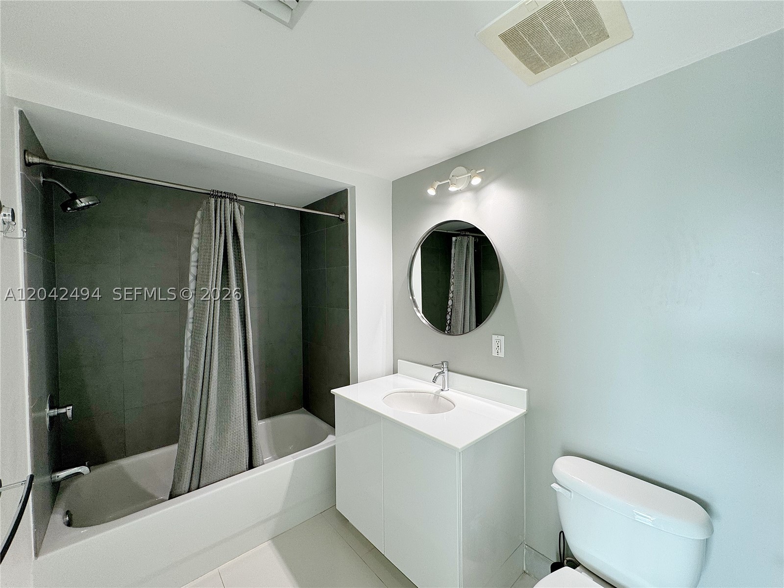 92 SW 3rd St #3912, Miami FL 33130