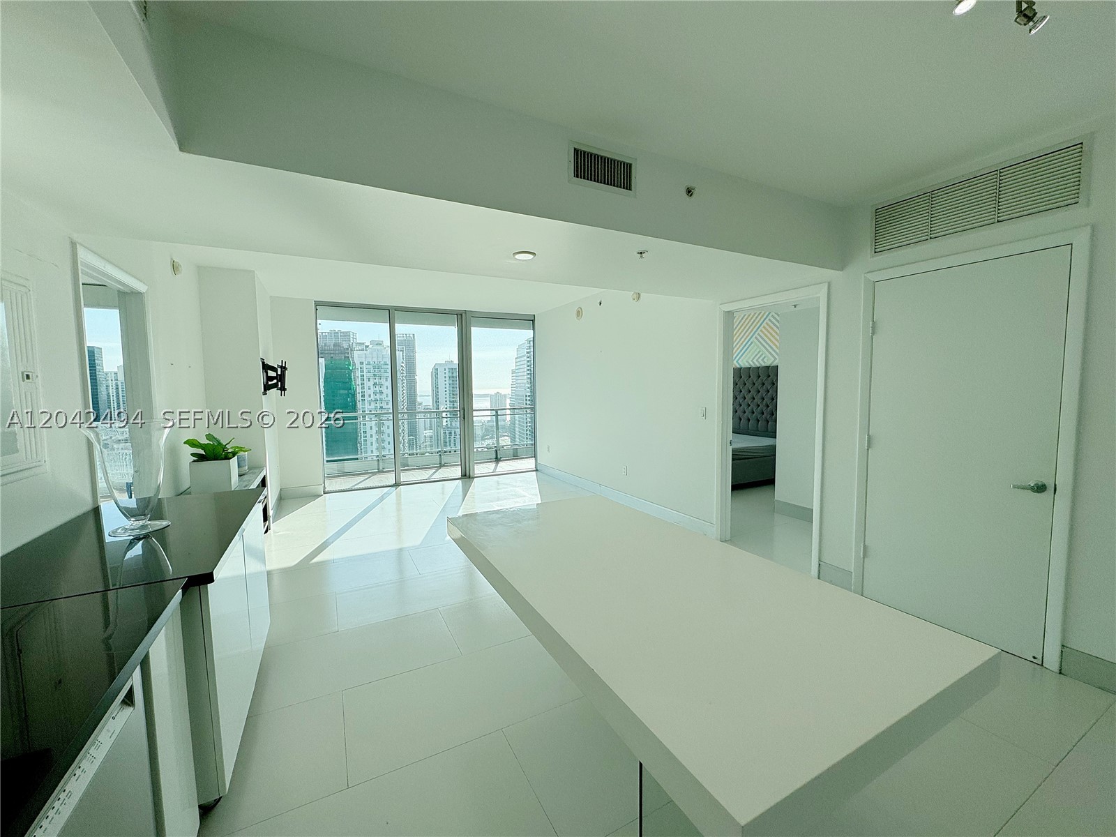 92 SW 3rd St #3912, Miami FL 33130