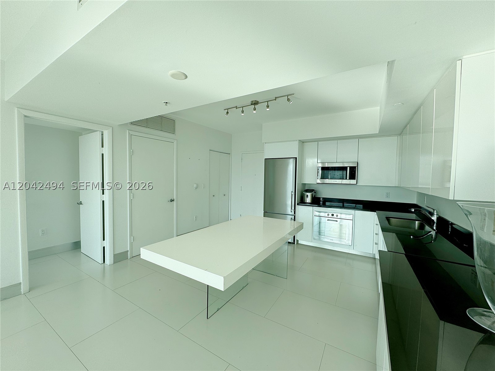 92 SW 3rd St #3912, Miami FL 33130