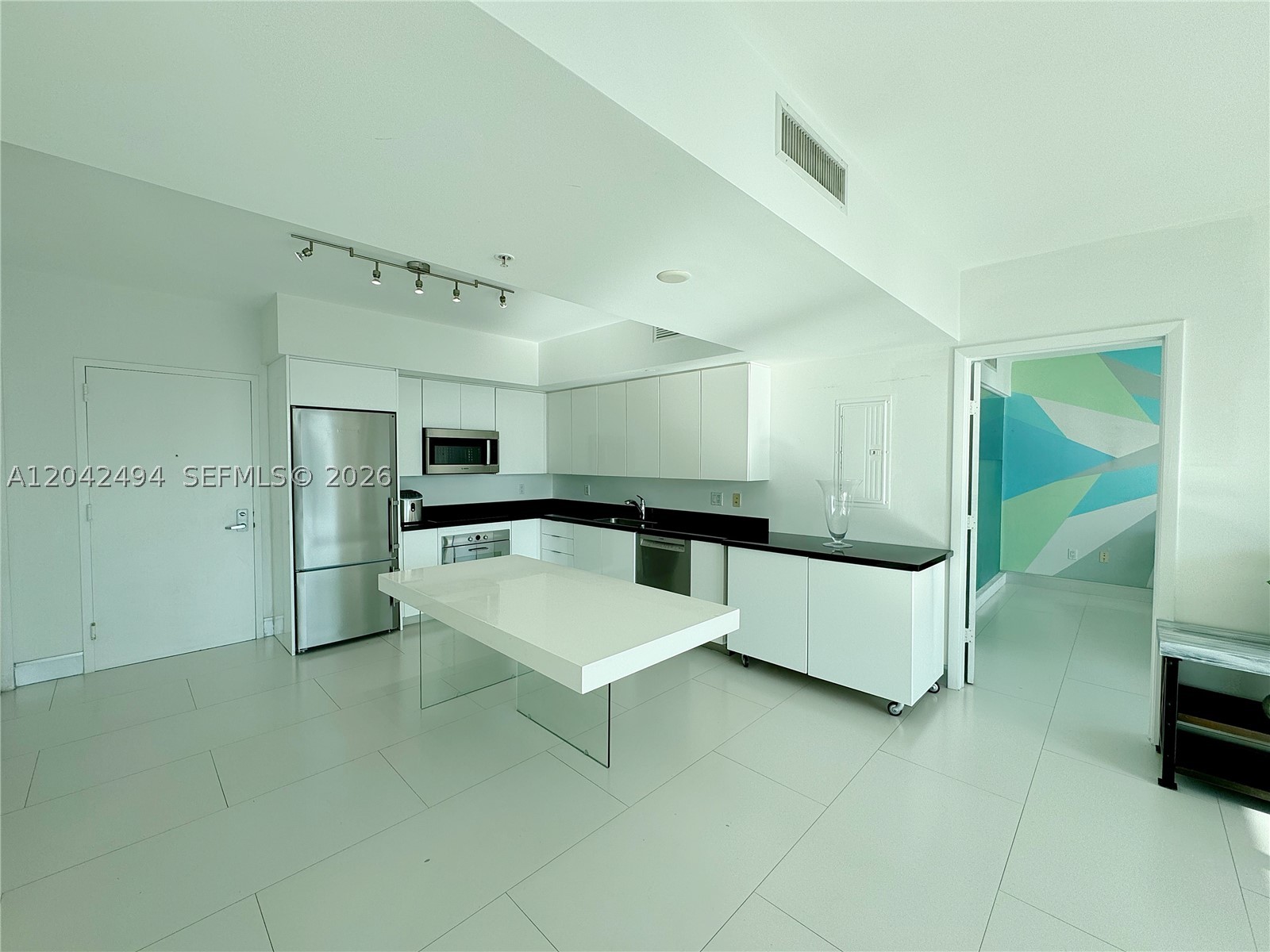 92 SW 3rd St #3912, Miami FL 33130