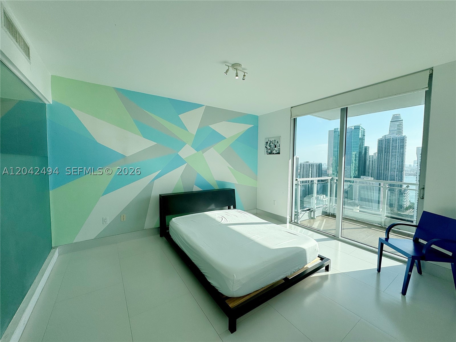 92 SW 3rd St #3912, Miami FL 33130
