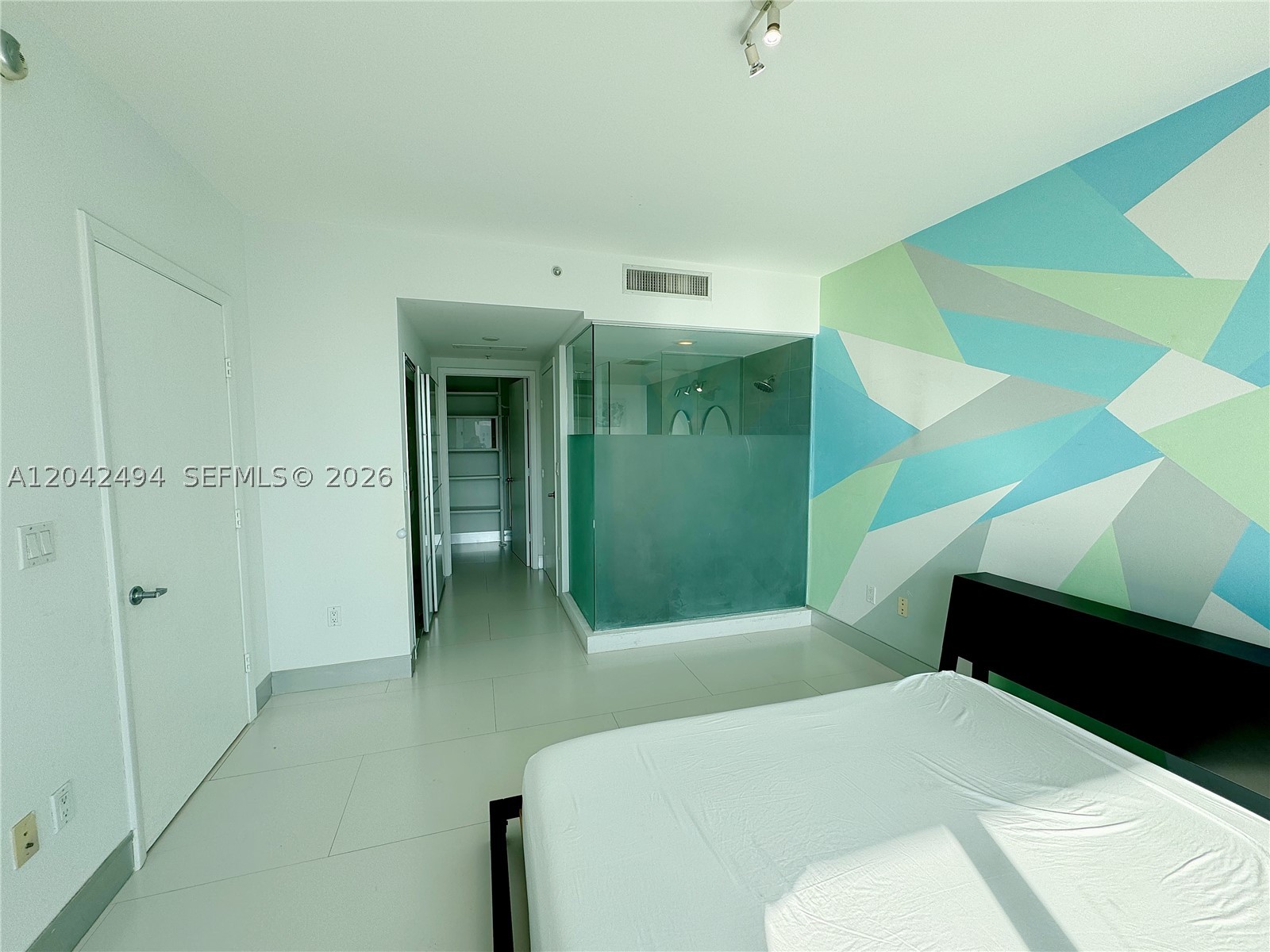 92 SW 3rd St #3912, Miami FL 33130
