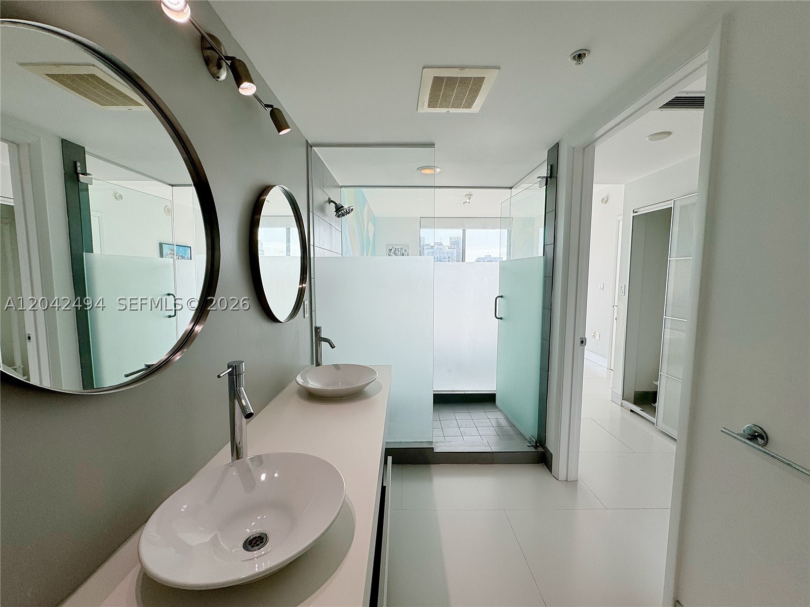 92 SW 3rd St #3912, Miami FL 33130
