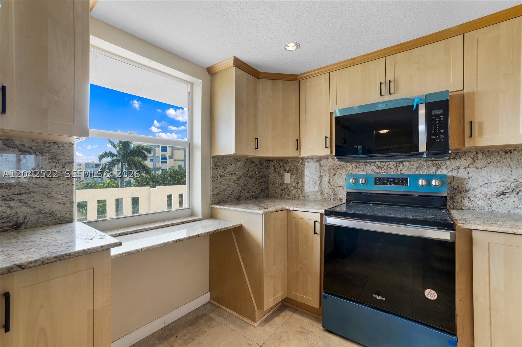 321 SE 3rd St #408, Dania Beach FL 33004