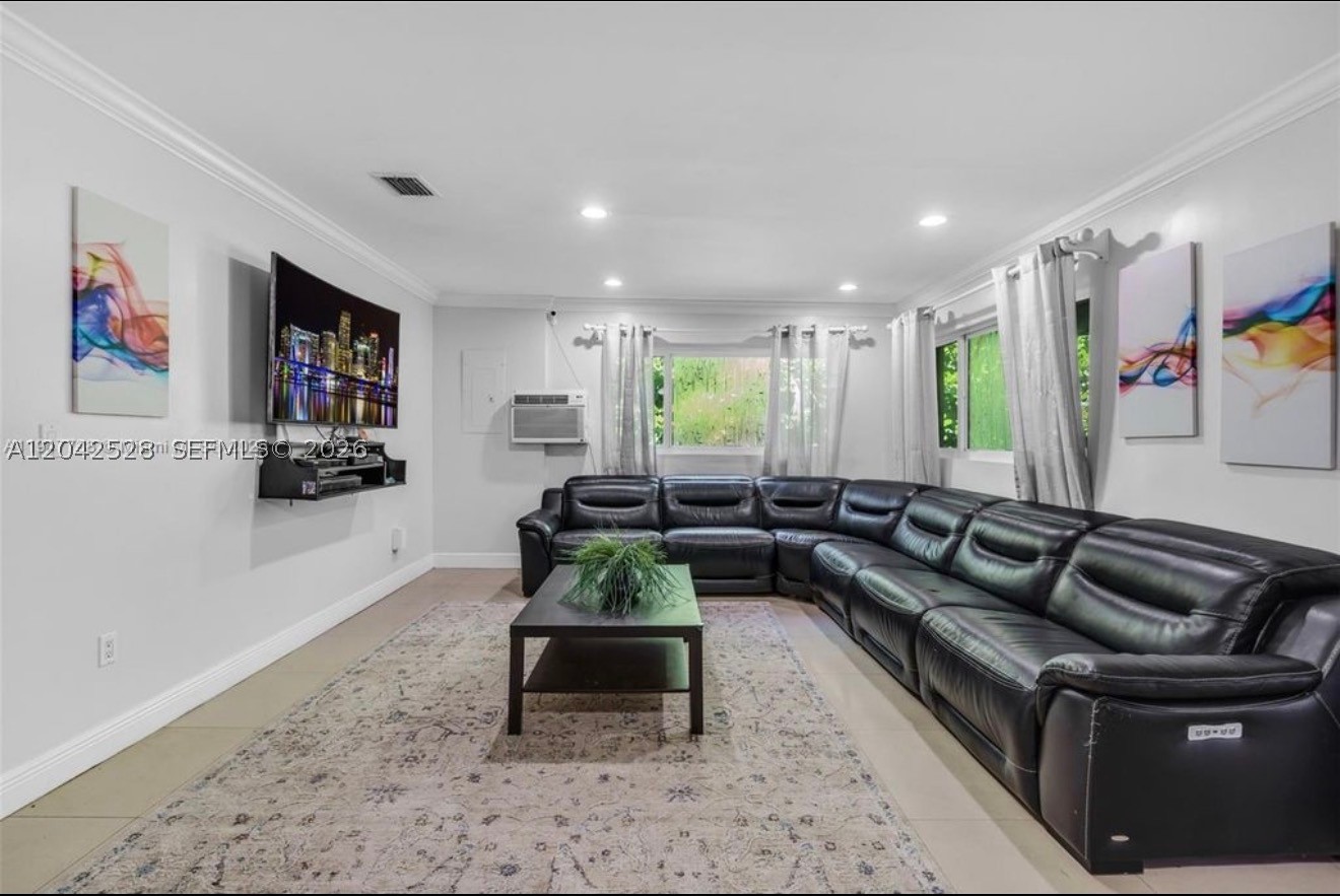3135 SW 80th Ave, Miami FL 33155