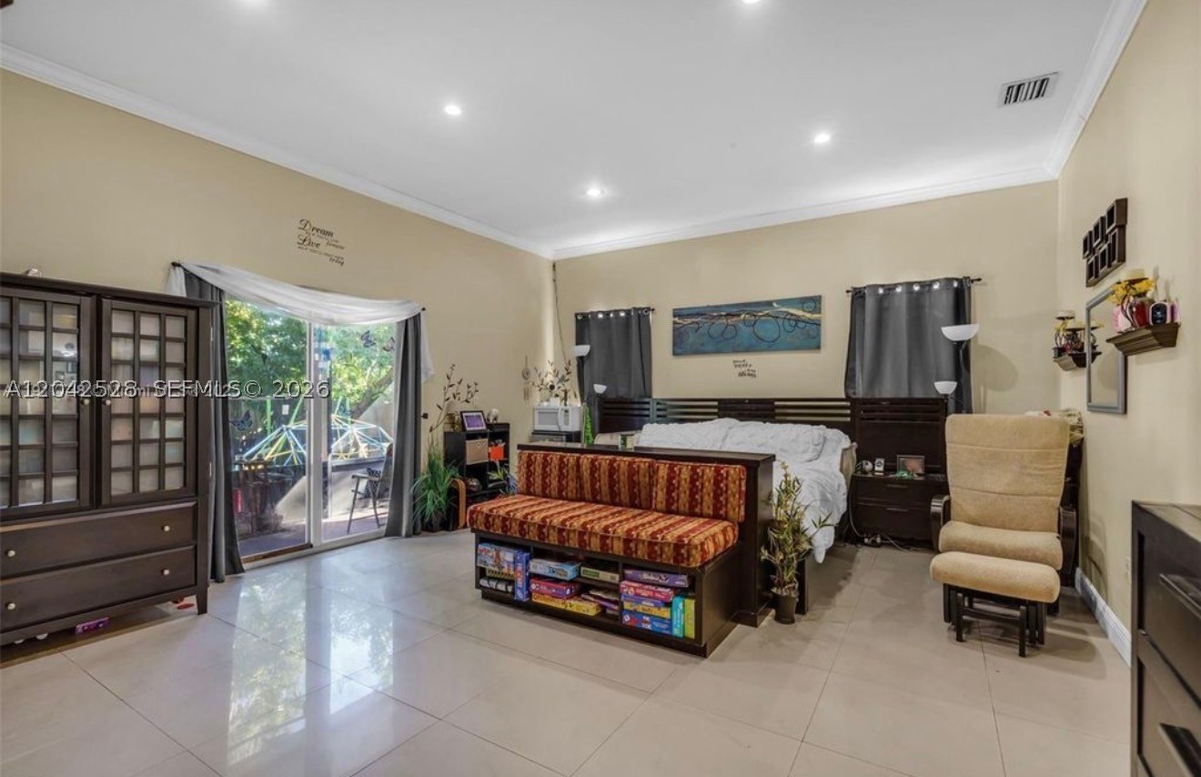 3135 SW 80th Ave, Miami FL 33155