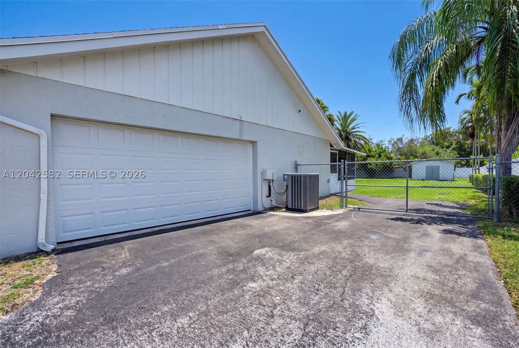 1728 NW 20th St, Homestead FL 33030