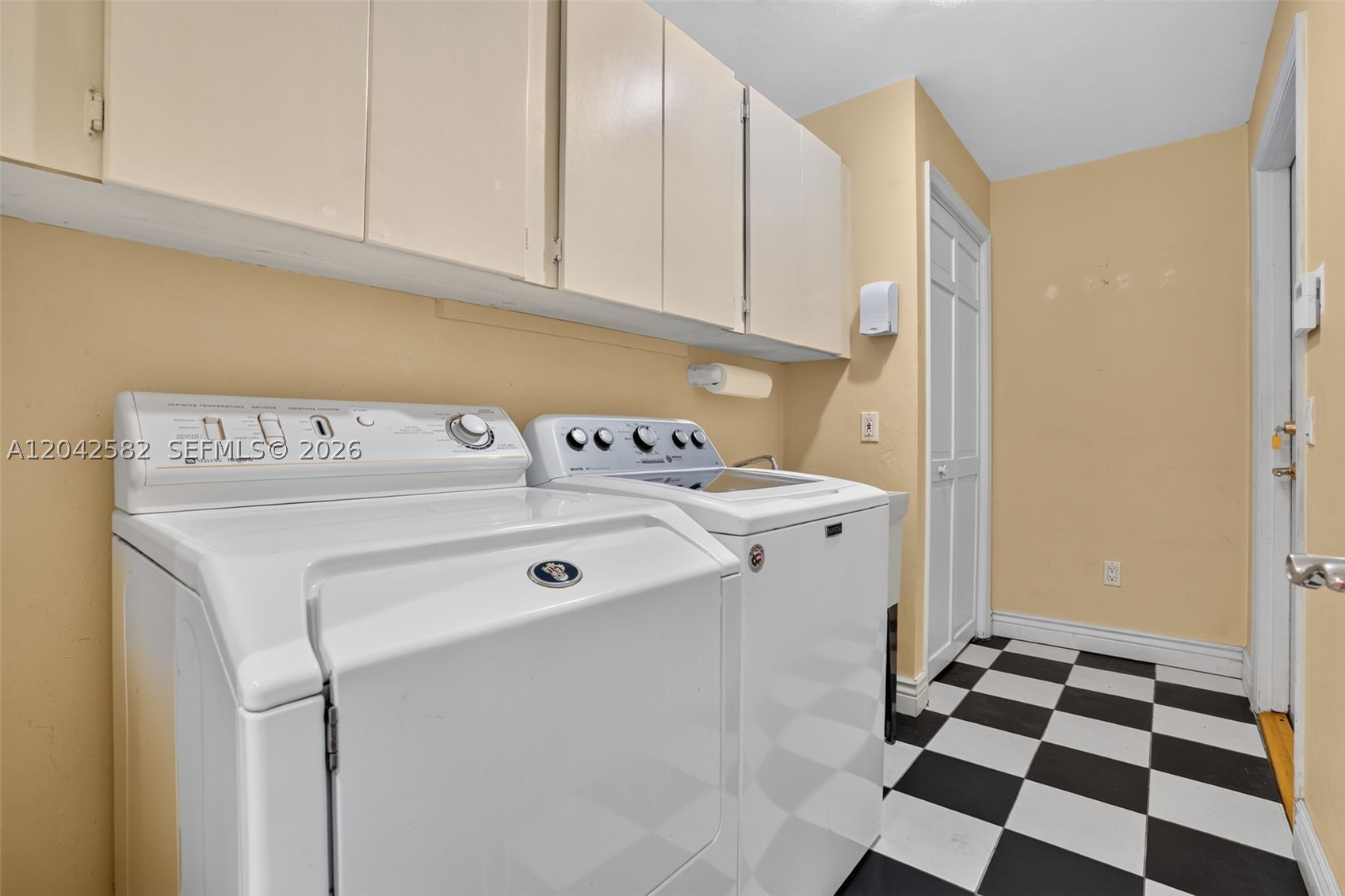 1728 NW 20th St, Homestead FL 33030