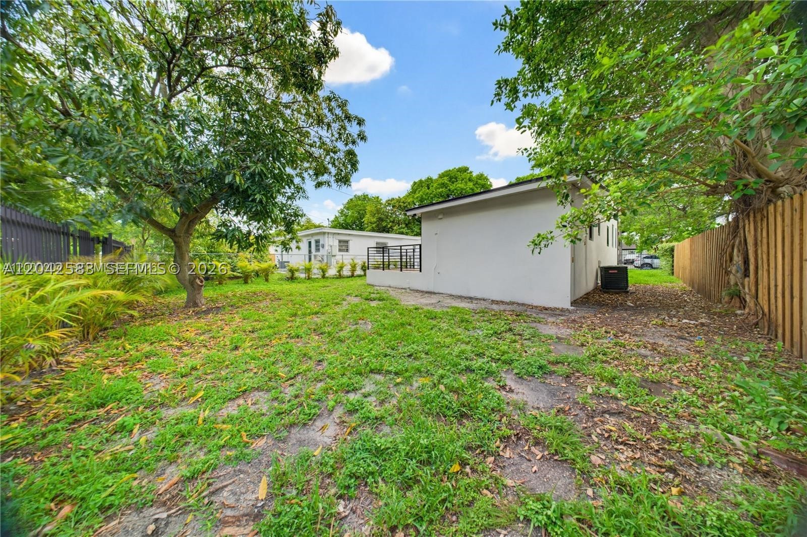 1021 NW 48th St, Miami FL 33127