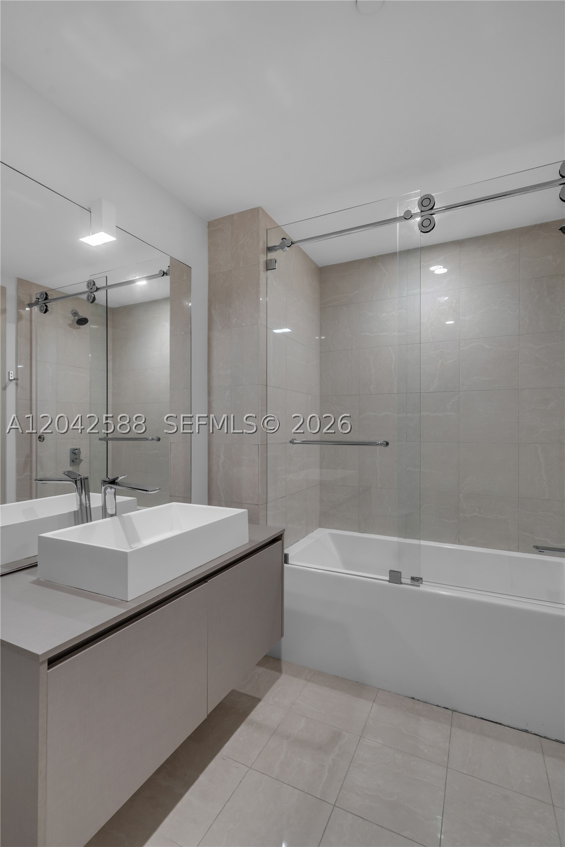 1000 Brickell Plz #2402, Miami FL 33131