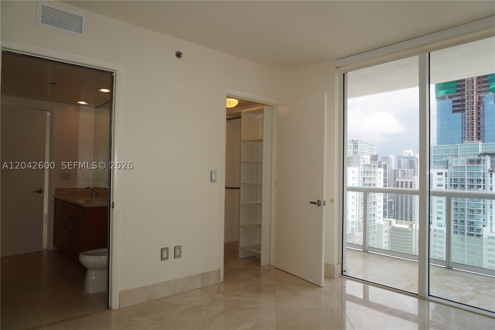 50 Biscayne Blvd #5202, Miami FL 33132