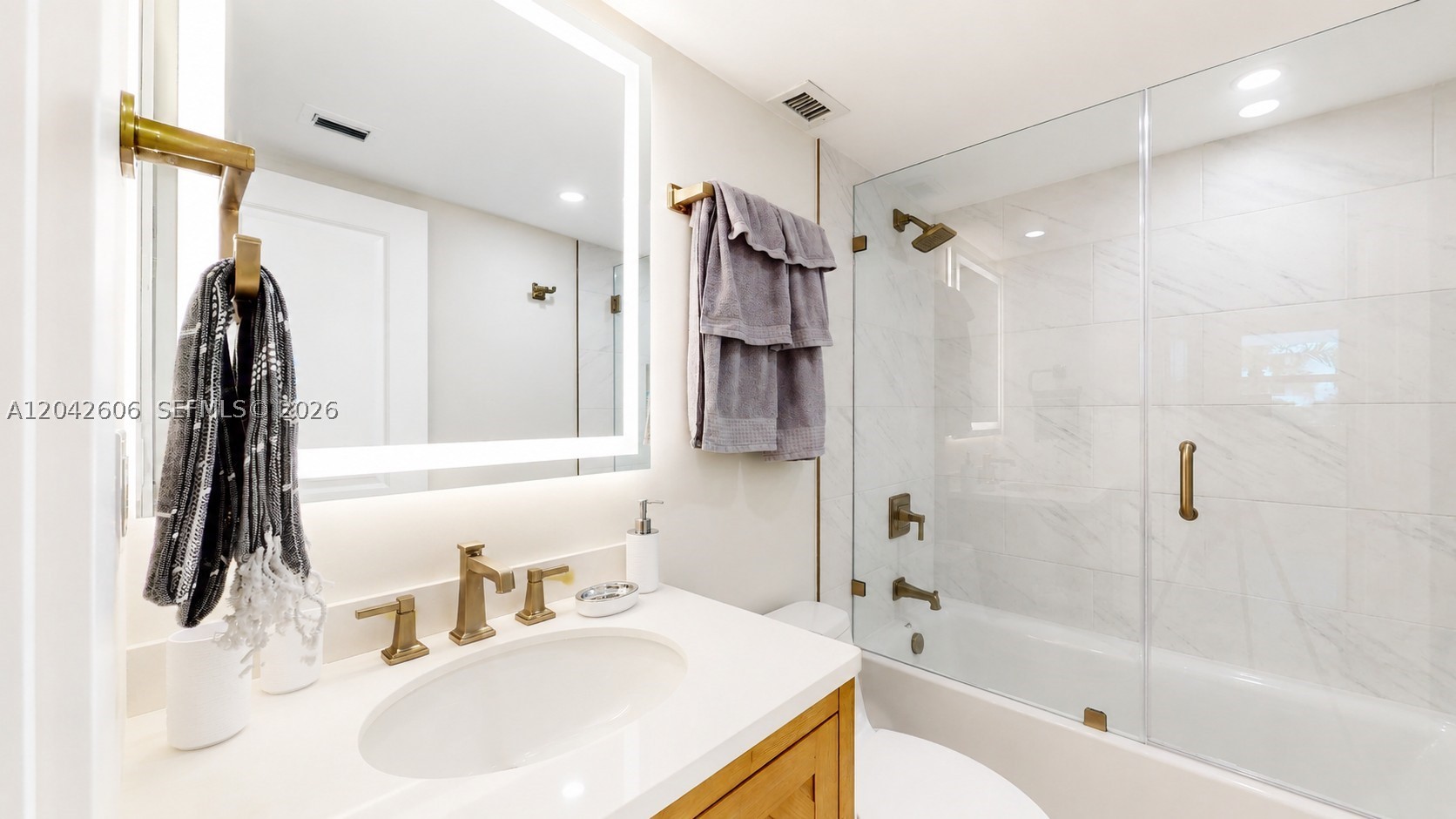 177 Ocean Lane Dr #213, Key Biscayne FL 33149