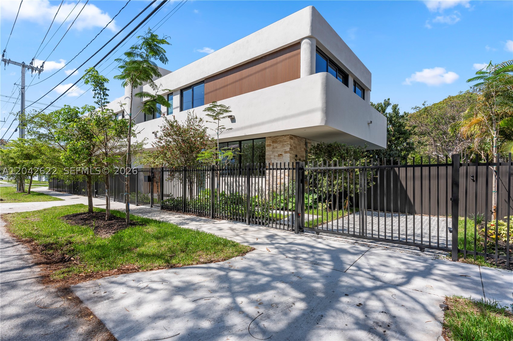 3601 SW 23rd Ter, Miami FL 33145