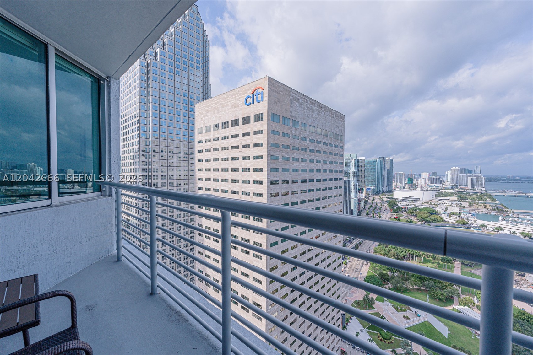 325 S BISCAYNE BLVD #4222, Miami FL 33131