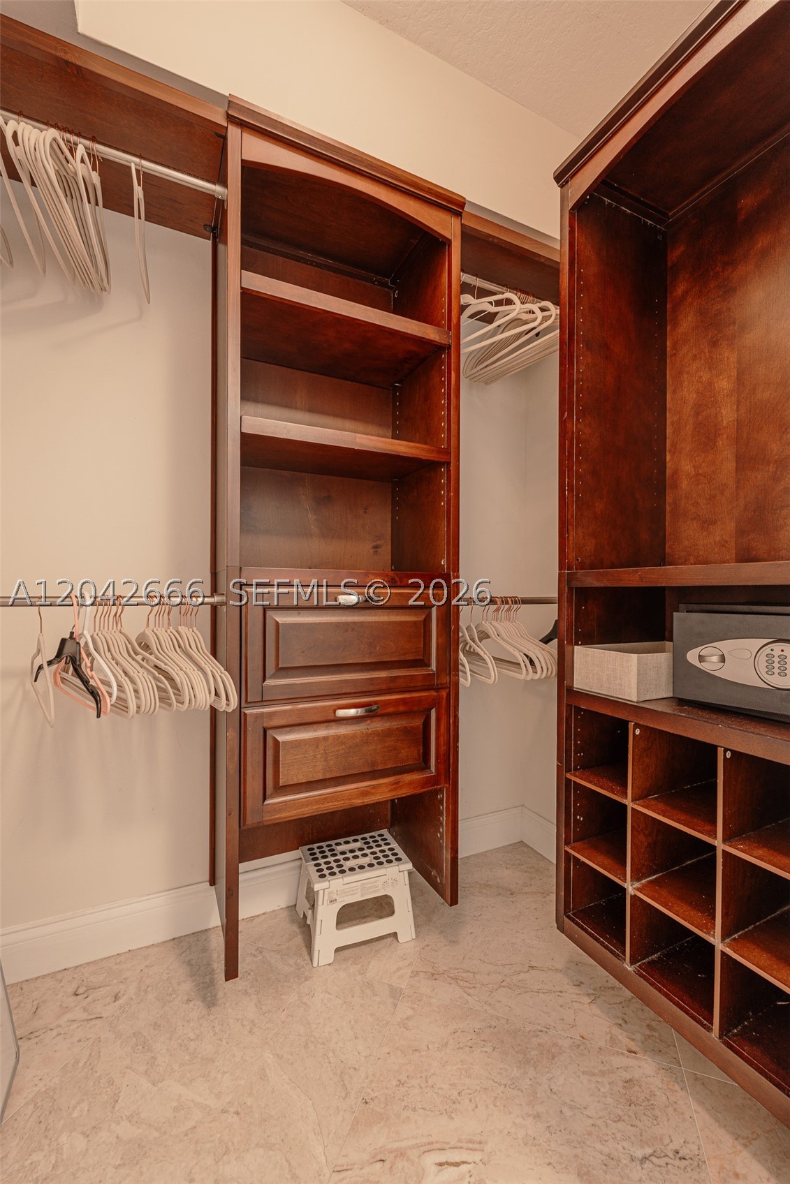 325 S BISCAYNE BLVD #4222, Miami FL 33131