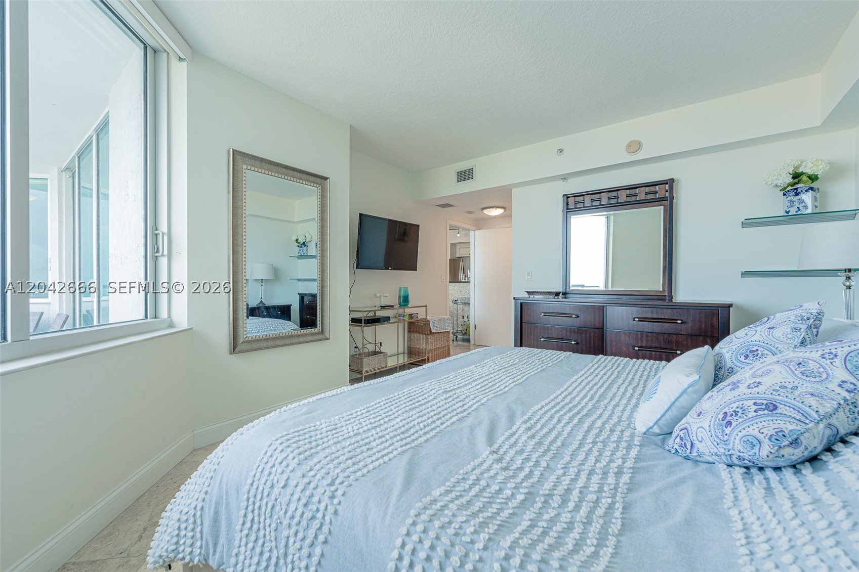 325 S BISCAYNE BLVD #4222, Miami FL 33131