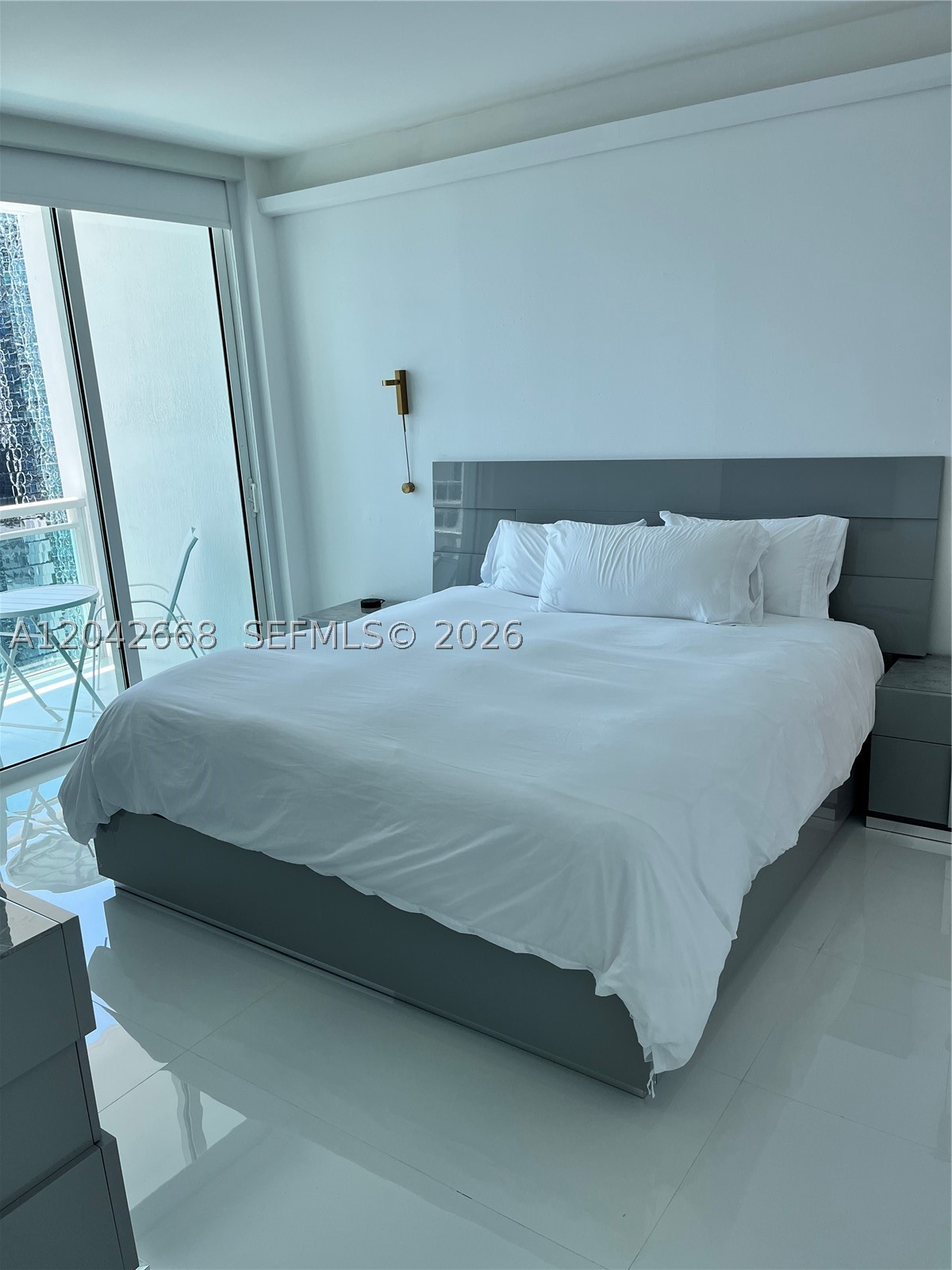 951 Brickell Ave #2704, Miami FL 33131