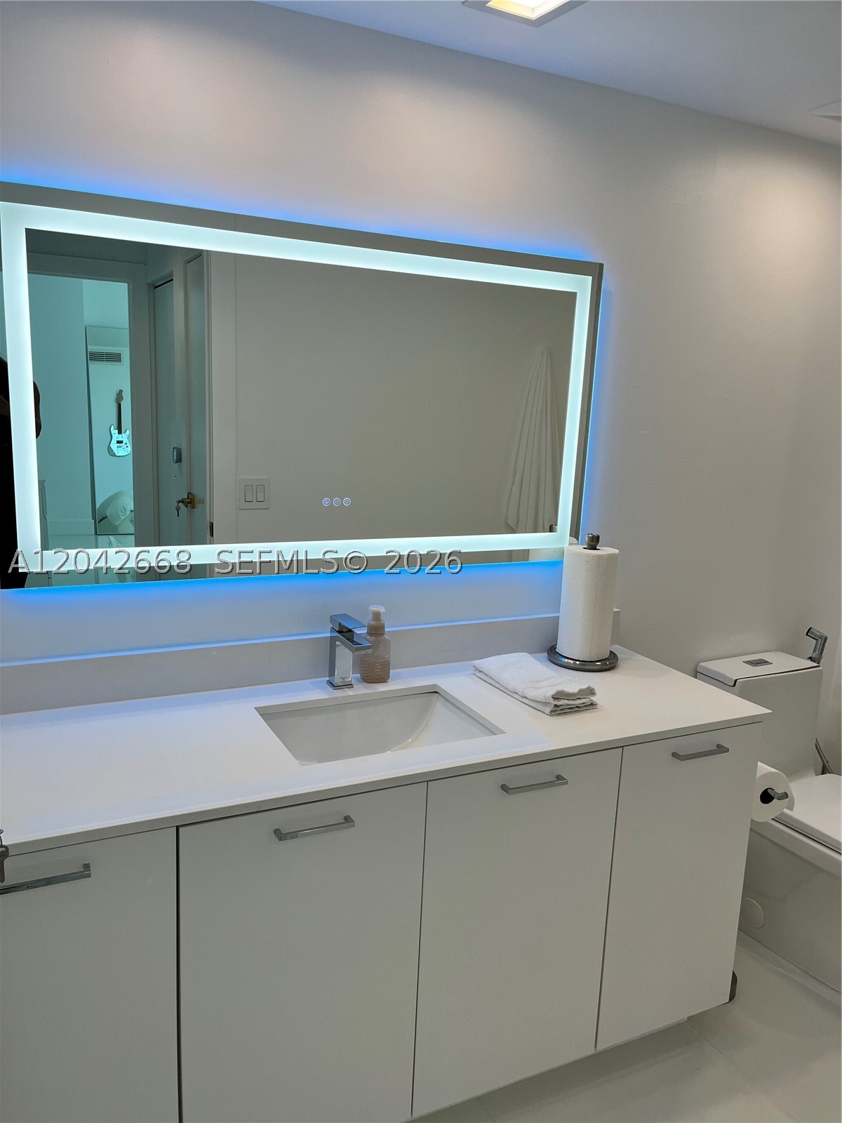 951 Brickell Ave #2704, Miami FL 33131
