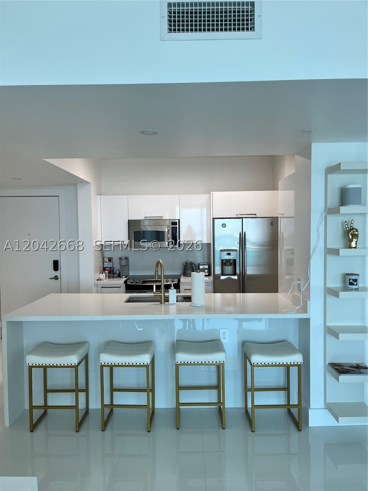 951 Brickell Ave #2704, Miami FL 33131