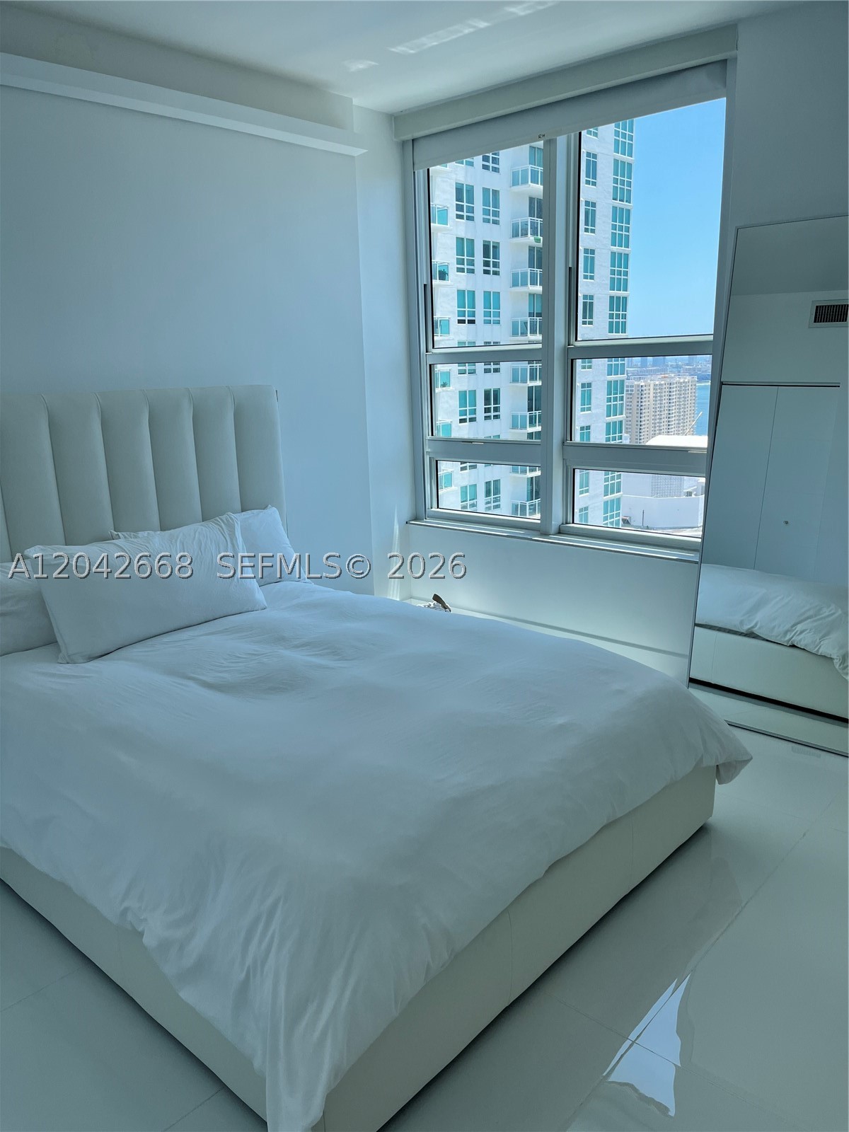 951 Brickell Ave #2704, Miami FL 33131