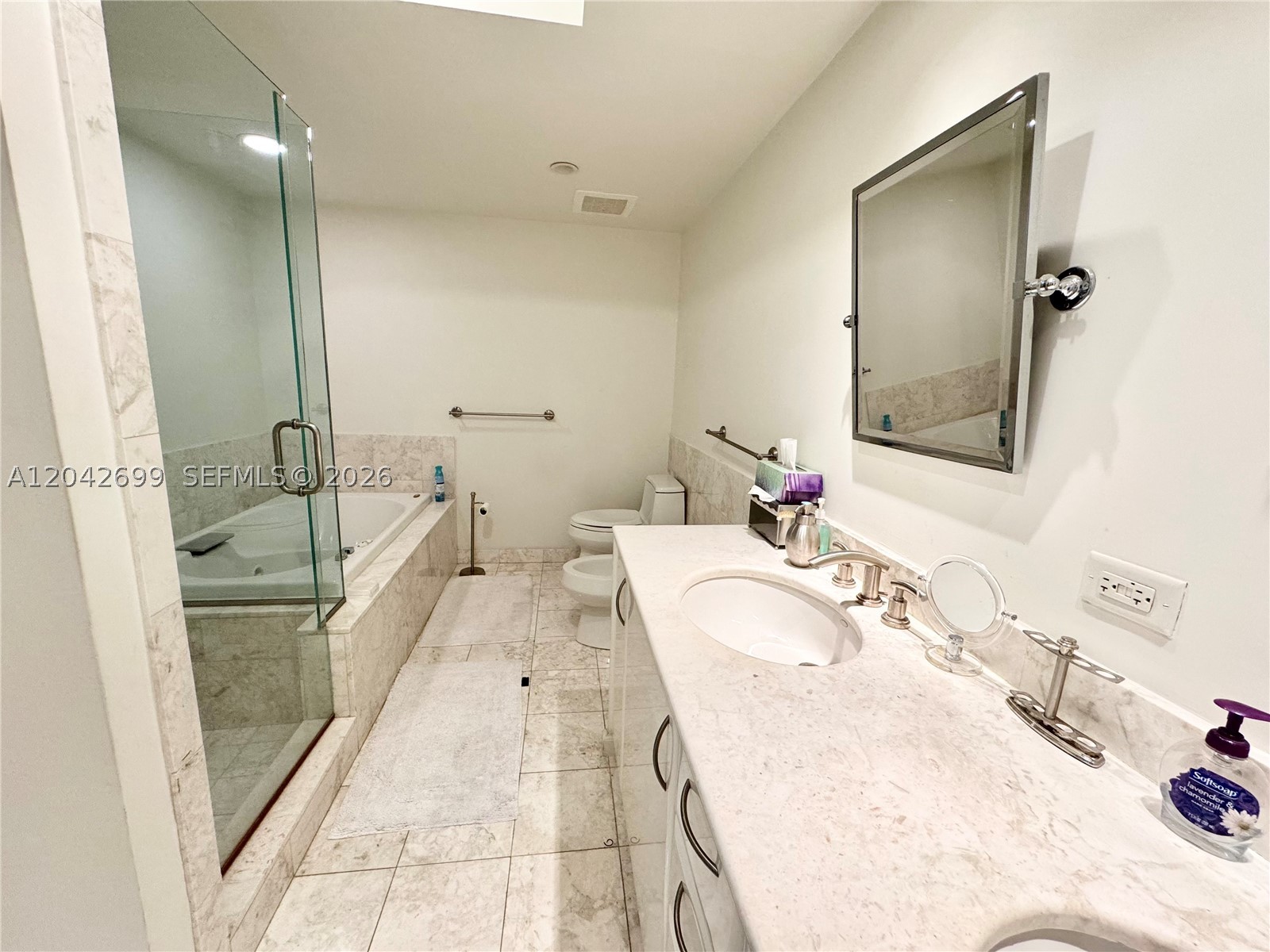 1331 Brickell Bay Dr #406, Miami FL 33131